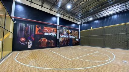 PVC地胶篮球场与塑胶场地预制型跑道卷材应用探析